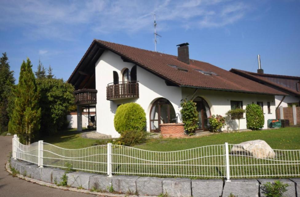 Grosszugige Wohnung In Messenahe, Feenzian Ug フリードリヒスハーフェン エクステリア 写真